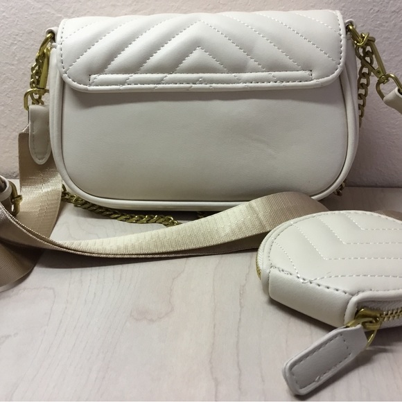 Faux Leather Shoulder Bag in Off White with Crossbody Strap and Coin Pouch NWOT - Picture 2 of 4